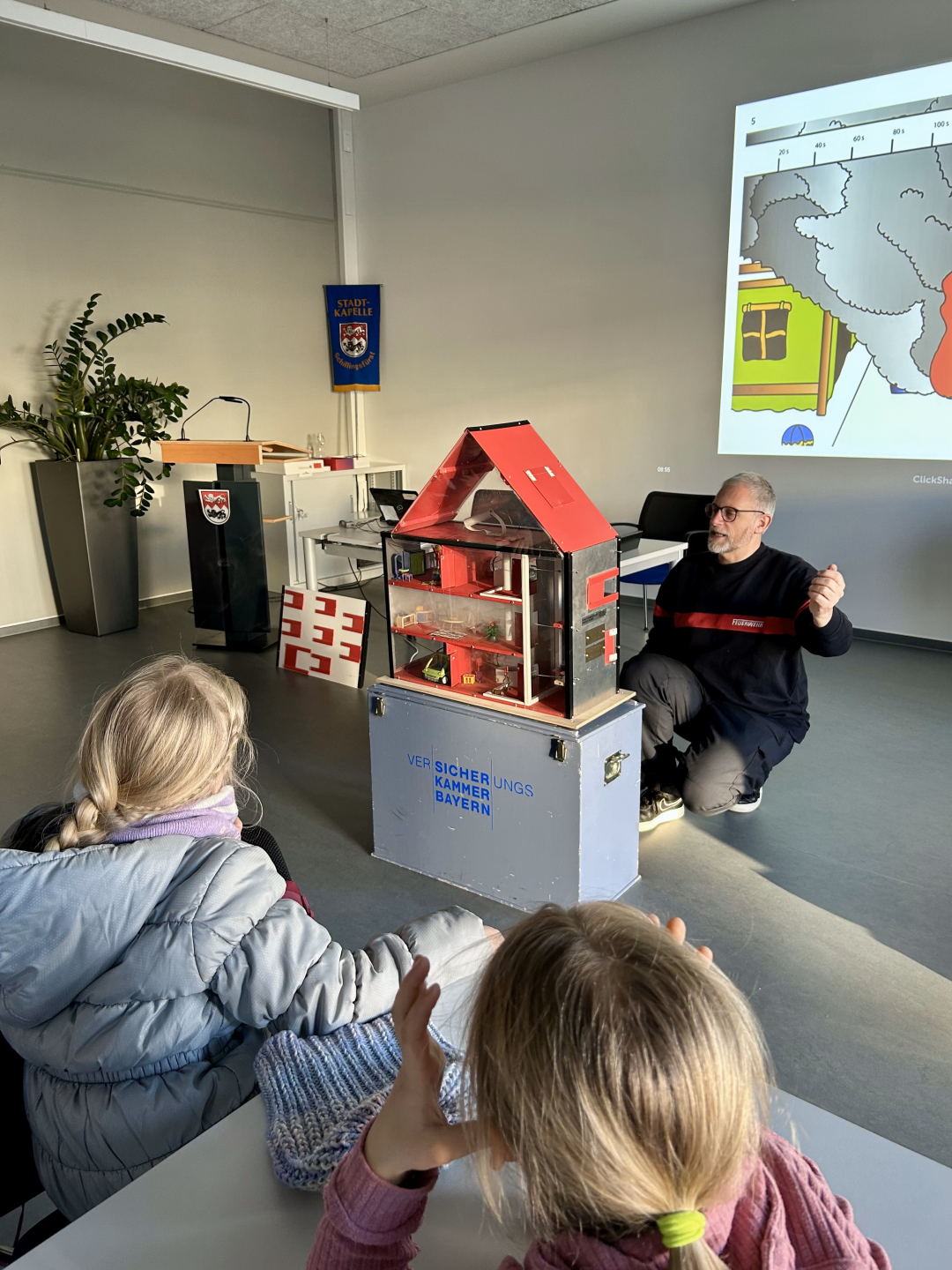 [Brandschutzerziehung.jpg,1,24 MB]